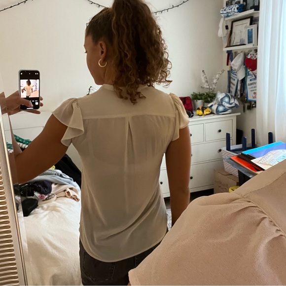 Beige blouse with details in the front - Picture 3 of 6